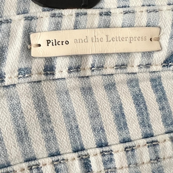 Pilcro Ultra High-Rise Slim  Patch Pocket Stripped Denim Shorts Size 26 - Picture 7 of 12
